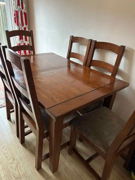 Photo of free Dinning room table and 6 chairs (Woodley RG6) #1