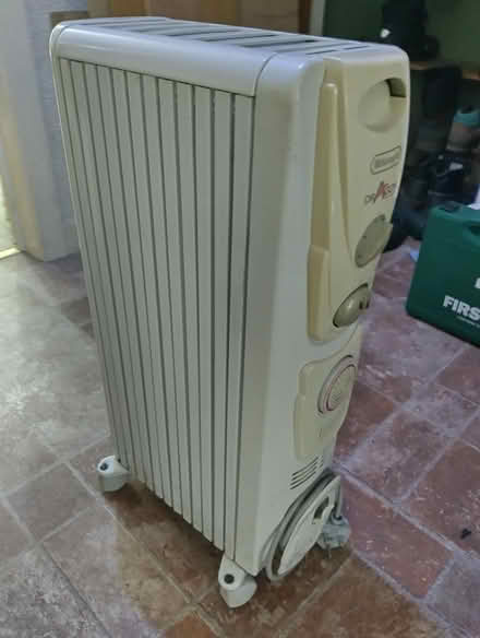 Photo of free Portable heater, plug in electric (warrington Wa5) #2