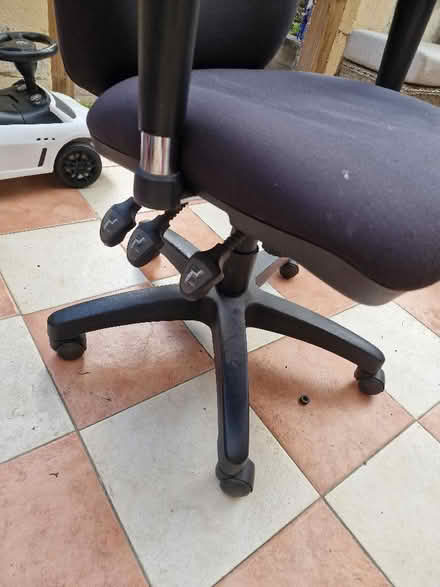 Photo of free Adjustable Chair (Chantry IP2) #2