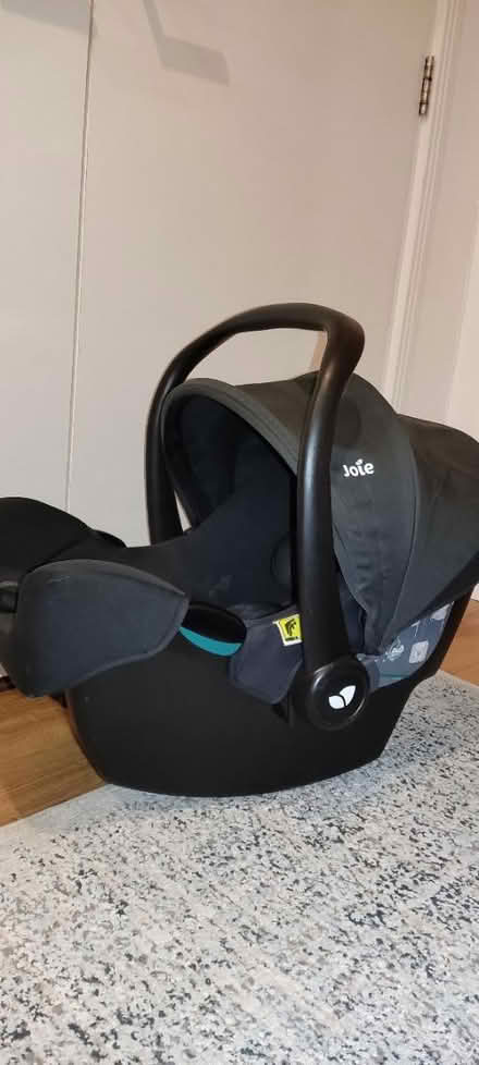 Photo of free Baby car seat is like new (SW15 5FB) #1