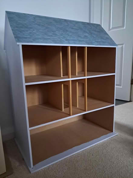 Photo of free Wooden dolls house 1/12 scale (Hemel Hempstead HP1) #2
