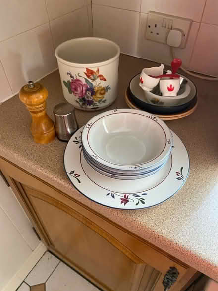Photo of free Various kitchen bits (Offerton SK1) #1