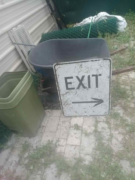 Photo of free wheelbarrow (Largo near Ulmerton & Starkey) #1