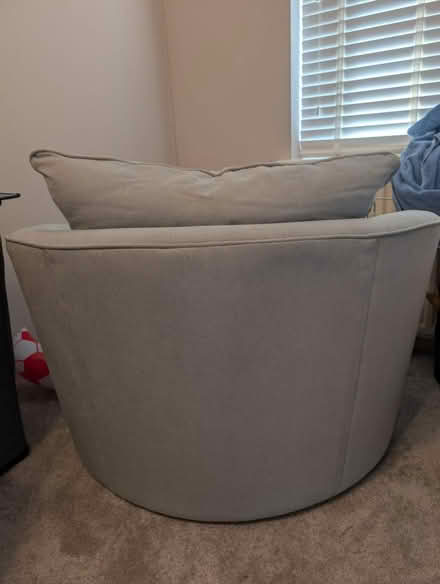 Photo of free Teal swivel arm chair (Petts Wood BR5) #4