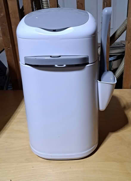 Photo of free Kitty litter disposal unit (Oakville, Ontario) #1