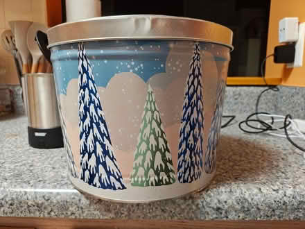 Photo of free Large winter themed cookie tin (Hamilton Heights) #1