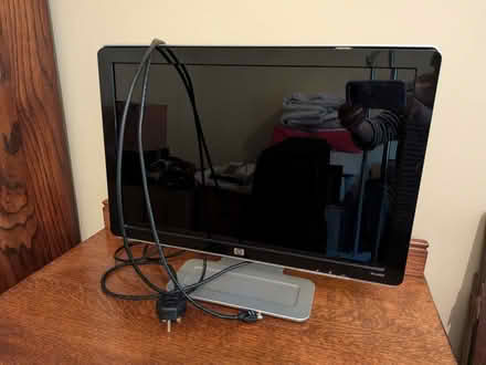 Photo of free HP 24 inch monitor for computer / laptop (Weetwood LS16) #3