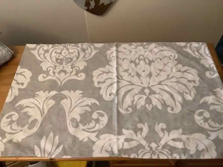 Photo of free Grey & White Kingsize Duvet set (Leighton Buzzard LU7) #2