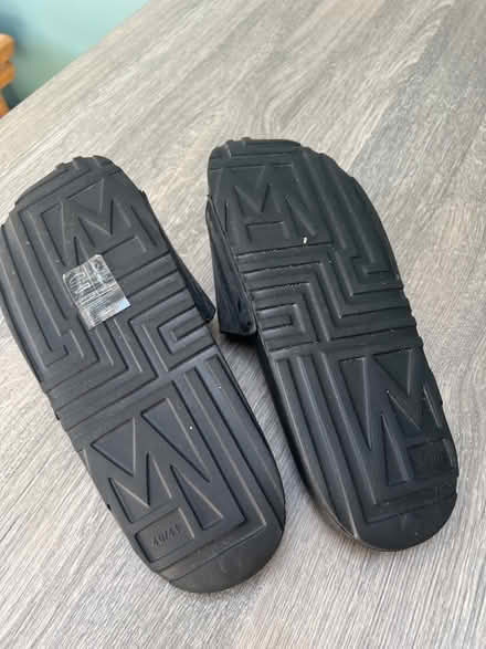 Photo of free Women’s Black Pool Slides. Size 40/41. (Southsea PO4) #4