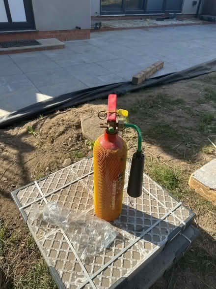 Photo of free Fire extinguisher (Elm Park RM12) #3