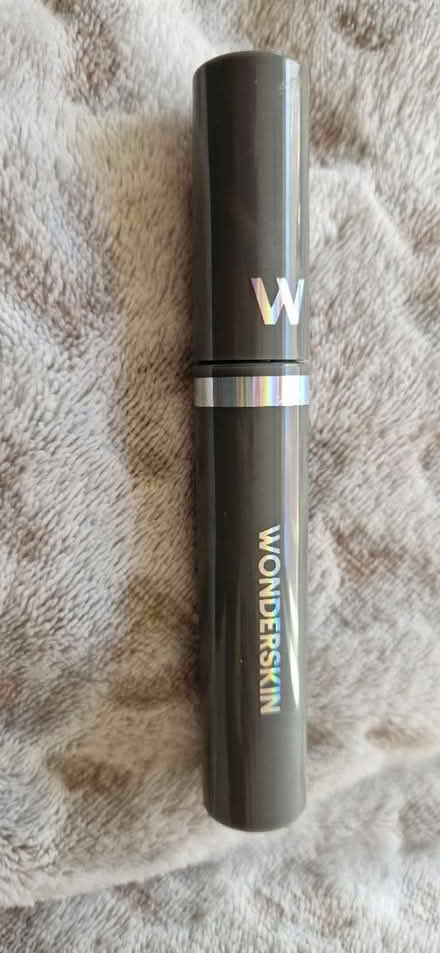 Photo of free Wounder skin brow gel in brunette (De217ra spondon) #1
