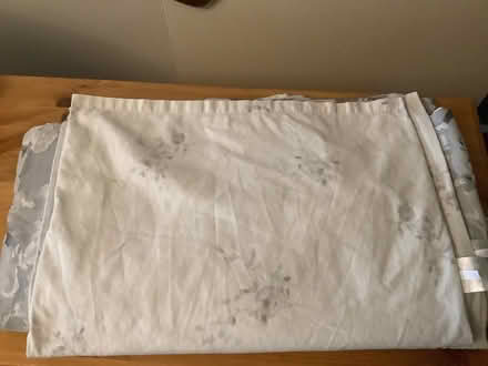 Photo of free Kingsize Duvet Set with four pillowcases (Leighton Buzzard LU7) #3