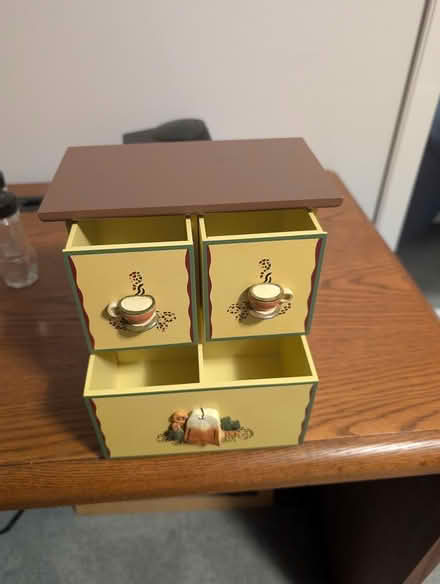 Photo of free Tea chest (Unionville) #2