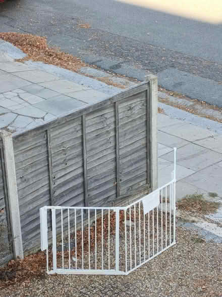 Photo of free Baby gate/fence (UB6 7EX) #1