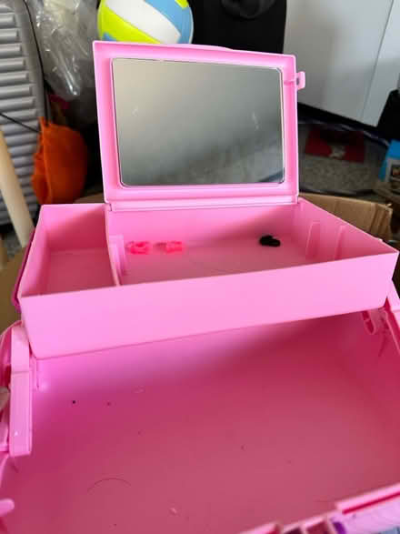 Photo of free Girls vanity case (Mountain View) #3