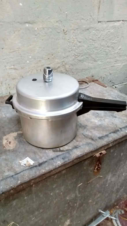 Photo of free pressure cooker. (Highlaws CA7) #1