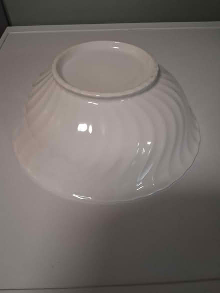 Photo of free White ceramic bowl (Woolton L25) #2