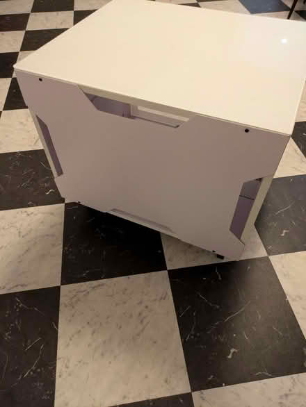 Photo of free White TV table / bedside table (Sidcup DA15) #3