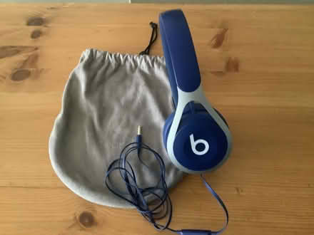 Photo of free Dark blue headphones (Leighton Buzzard LU7) #4