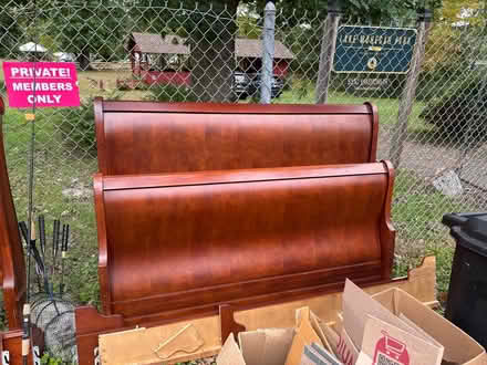Photo of free Curb alert:cherrywood beds (Lake Mohegan, NY) #3