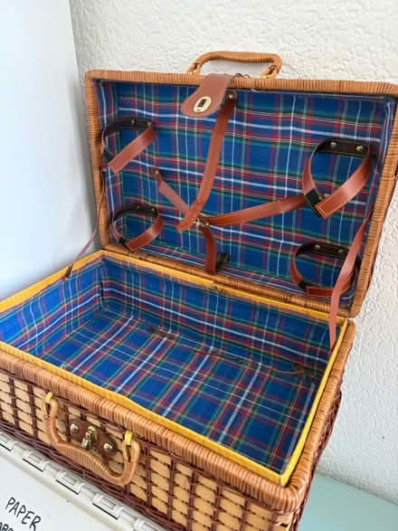 Photo of free Picnic basket (M40) #2