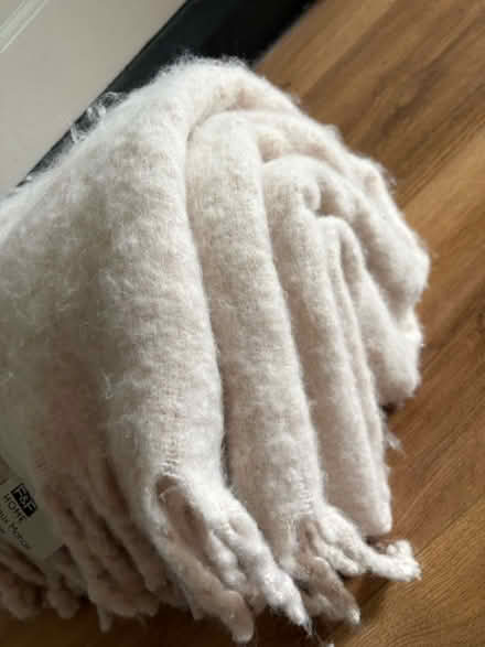 Photo of free Cream faux mohair throw (Morrell Avenue OX4) #4