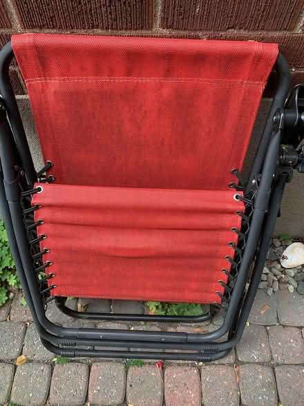 Photo of free folding lawn chair ("zero gravity" (Old Ottawa East) #2