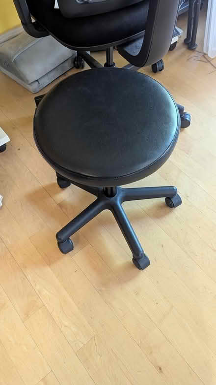 Photo of free Stool w/wheels (North Cambridge) #1