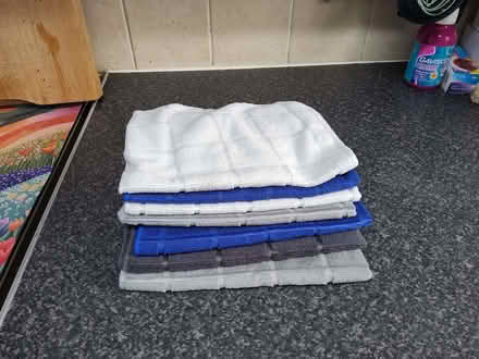 Photo of free 6 tea towels (Wigmore HR6) #1