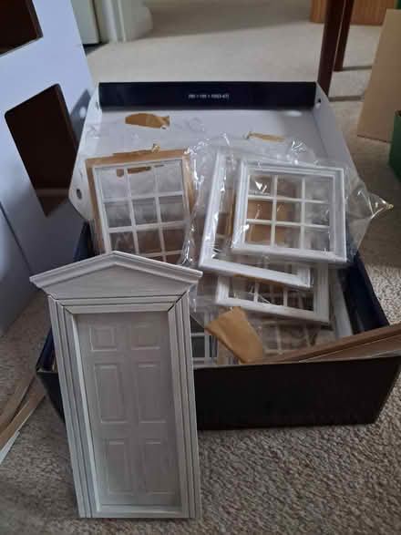 Photo of free Wooden dolls house 1/12 scale (Hemel Hempstead HP1) #4
