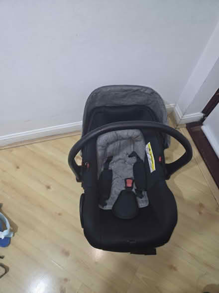 Photo of free Baby car seat (Erith DA8) #1