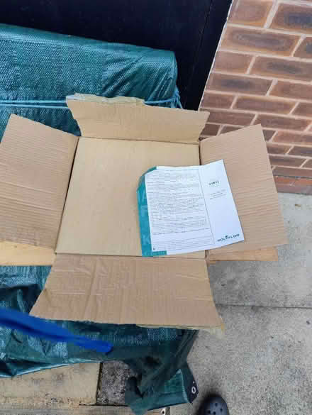 Photo of free Floor tiles. Vinyl (Stretford M32) #4