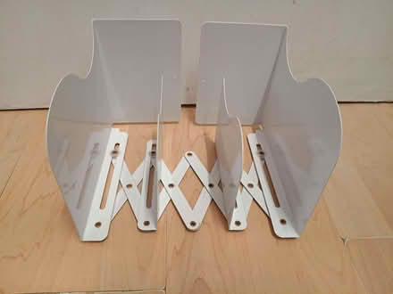 Photo of free adjustable white metal shelf, book support (Boscombe BH5) #4