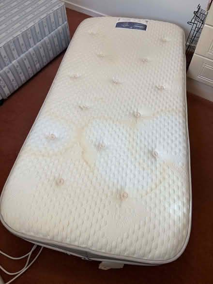 Photo of free Single mattress – Silentnight Geltex Affinity (Chipping Barnet EN5) #1