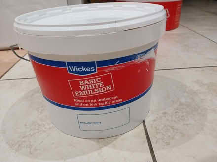 Photo of free 10L tub of brilliant white paint (Welling DA7) #1