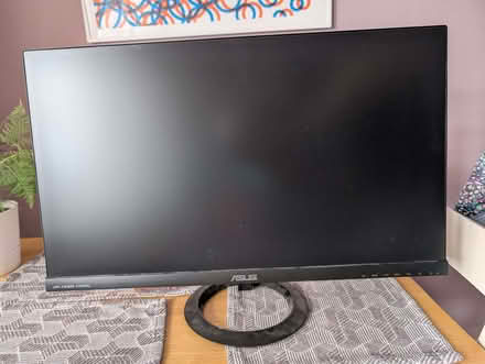 Photo of free 27inch 1920x1080 monitor (Putney SW15) #1