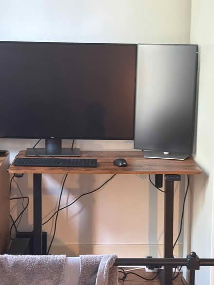 Photo of free Wooden desk (Swiss Cottage NW3) #1