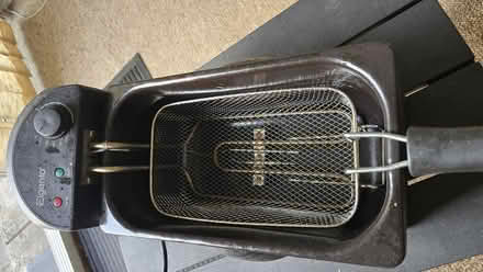 Photo of free Elgento 3 litre deep fat fryer (Seven Kings IG3) #2