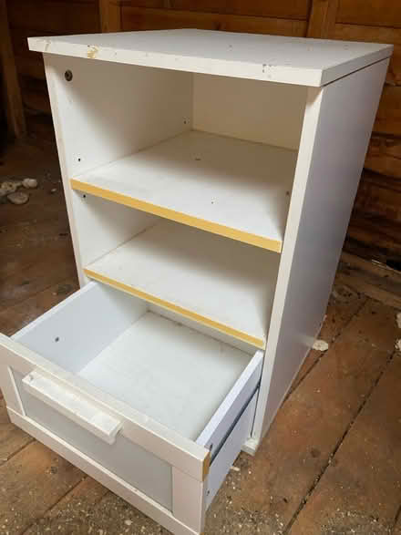 Photo of free White ikea bedside table (ME139 bh) #2