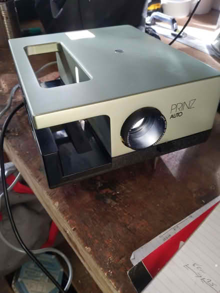 Photo of free 35mm slide projector (Cheadle Hulme SK8) #1