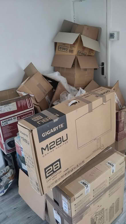 Photo of free Loads of moving boxes (W7) #1