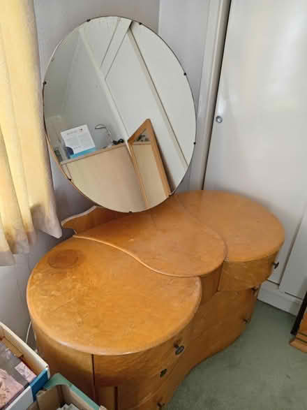 Photo of free Vintage Dressing Table (Cropston) #2