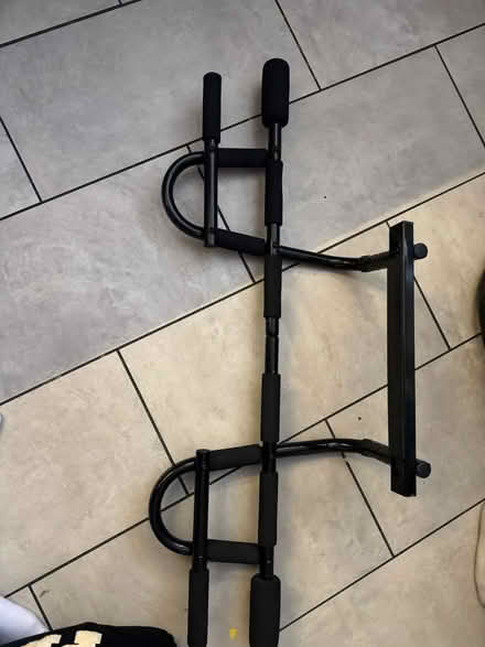 Photo of free Push up/ pull up bar (Chislehurst BR7) #1