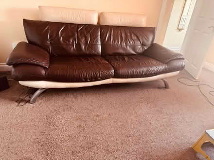 Photo of free Sofas (Lu32ag) #3