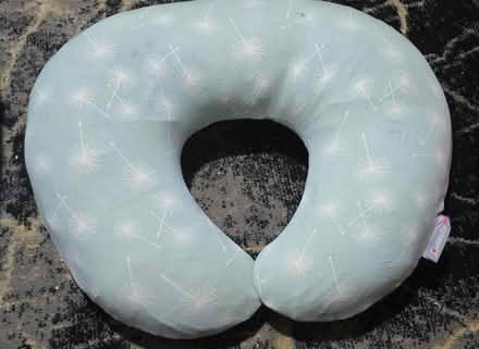 Photo of free 2 baby baths and feeding pillow (St albans) #2