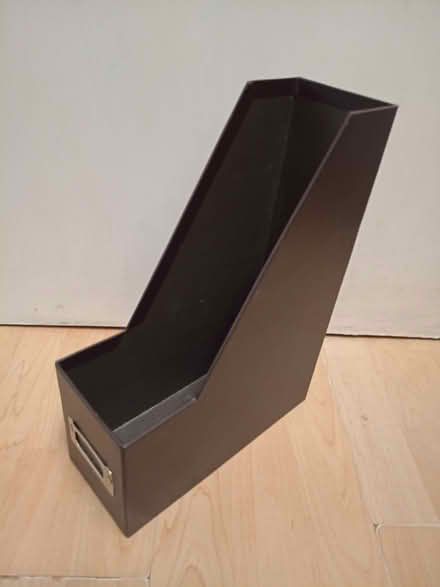 Photo of free faux brown leather magazine rack (Boscombe BH5) #3
