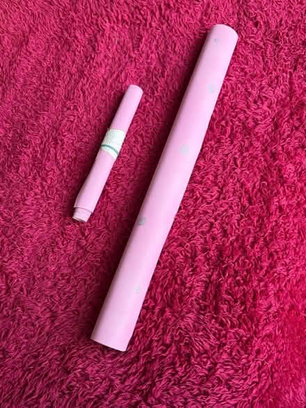 Photo of free Wallpaper roll ends - textured, chequerplate & pink (Bilton CV22) #4