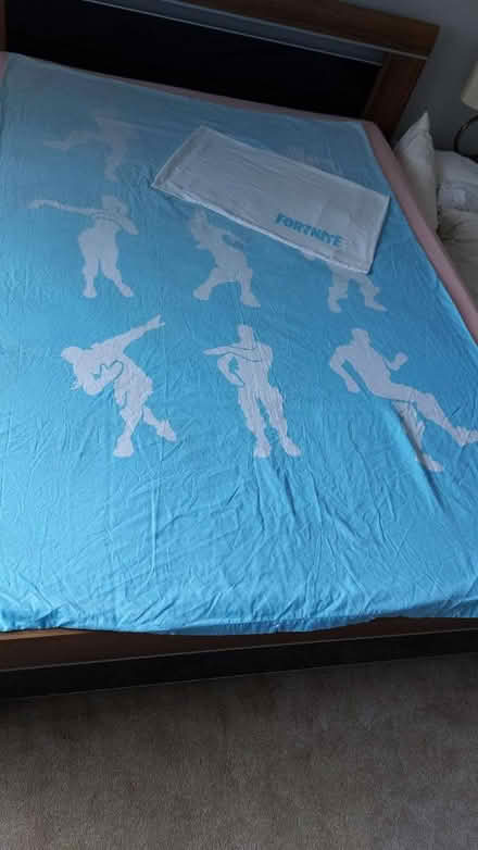 Photo of free Small double duvet bedding (Belfast BT11) #1