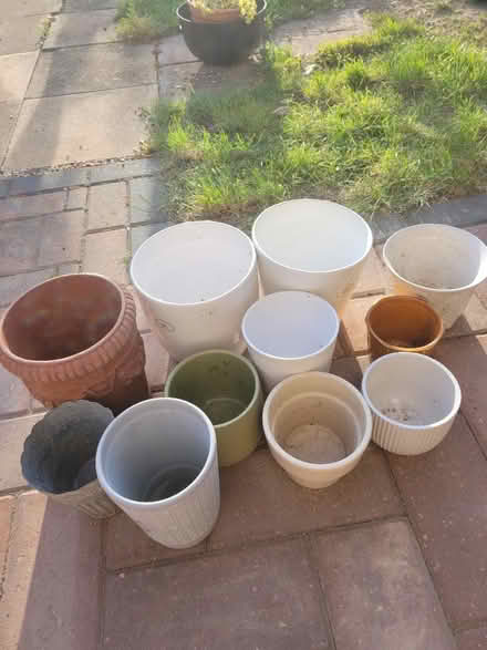 Photo of free Ceramic plant pots (Letchworth SG6) #1