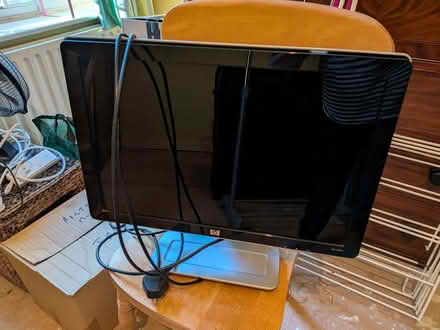Photo of free HP 24 inch monitor for computer / laptop (Weetwood LS16) #1